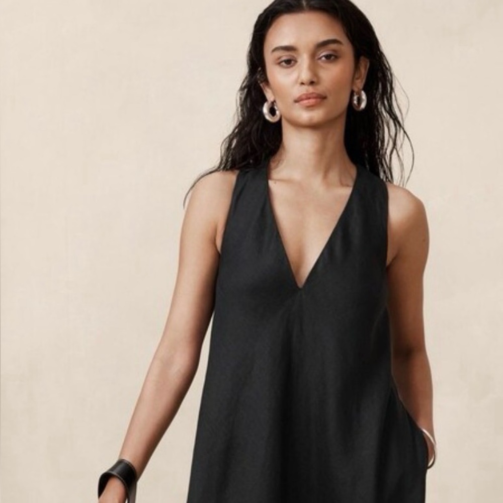 Banana Republic Black V-Neck Mini Dress